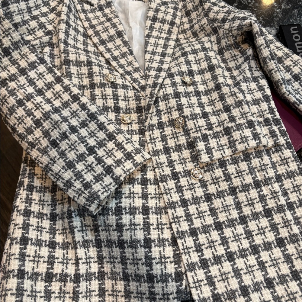 Classic Black and White Houndstooth Blazer